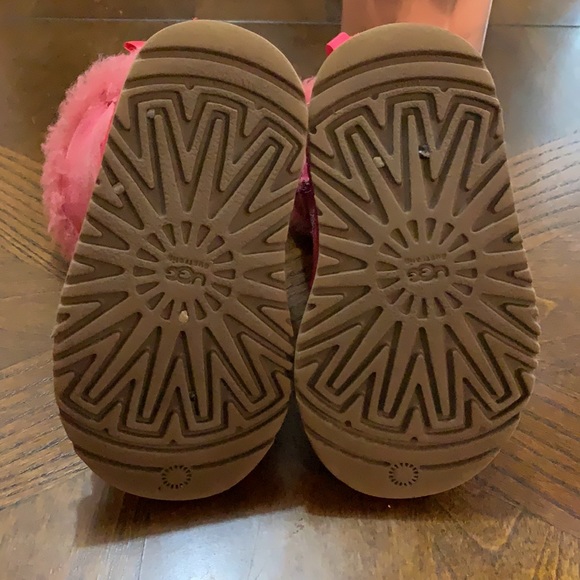 UGG BOOTIES 💗💗 - Picture 7 of 8